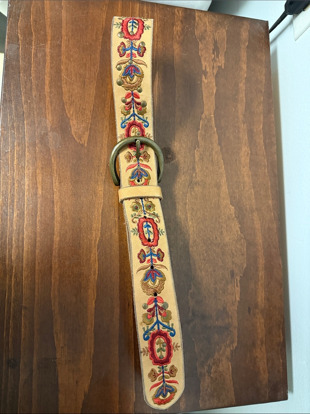 Lucky Brand Beige Leather Women's Belt w/ Multicolor Floral Stitching